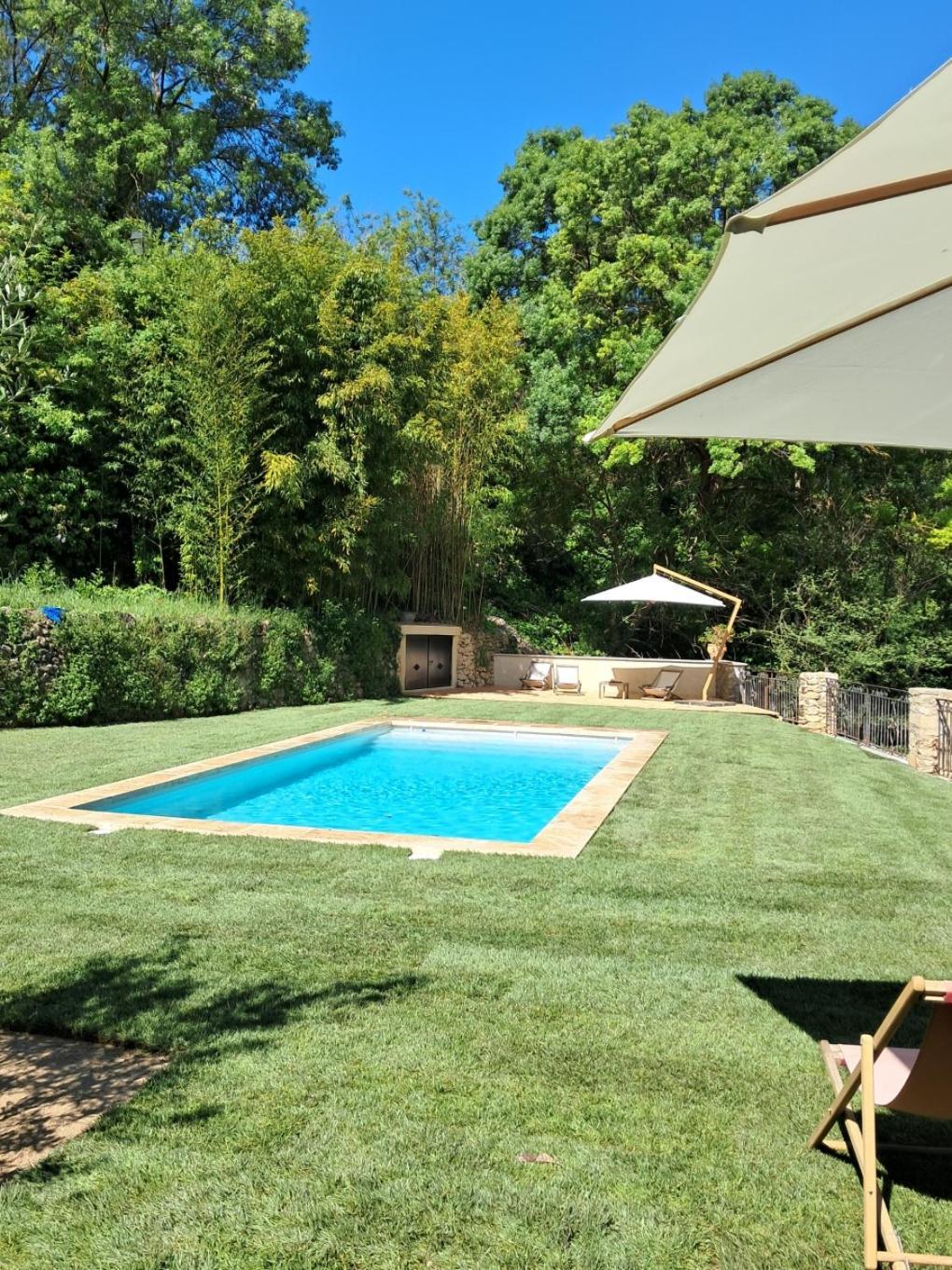 Le Vieux Moulin De Jouques Bed & Breakfast Exterior photo